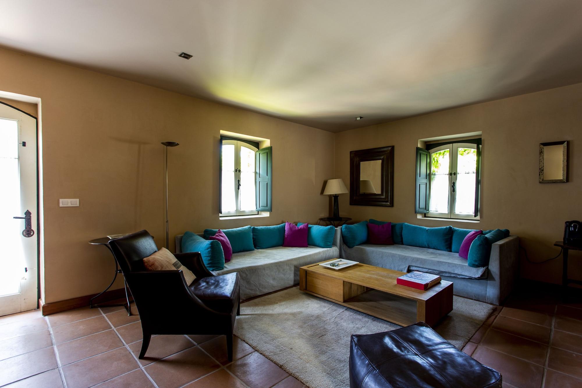 Hacienda Zorita Wine Hotel & Spa Valverdón Exteriér fotografie The living room of a villa at the resort